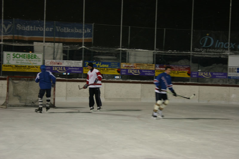 gal/Eishockeyspiel in Toblach/2008-02-02 SVR Eishockey 015.jpg